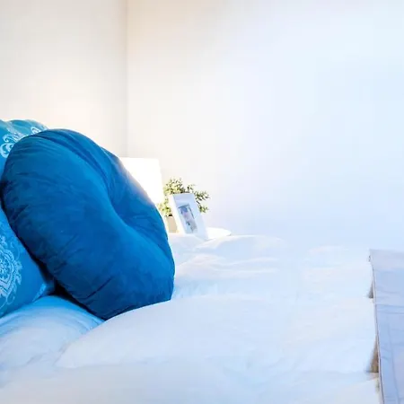Altido Charming Flat For 6 In Historic Carrobbio