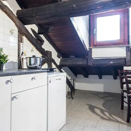 Altido Charming Flat For 6 In Historic Carrobbio *