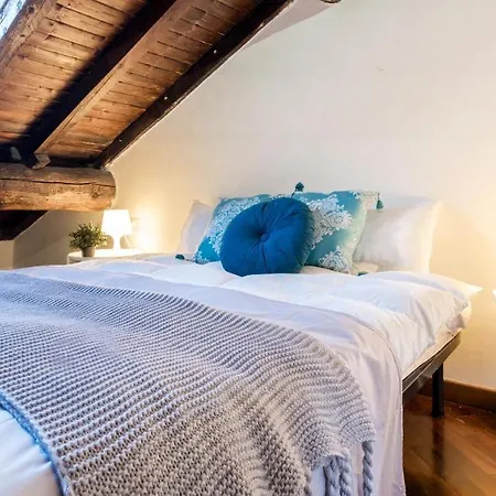 Apartment Altido Charming Flat For 6 In Historic Carrobbio